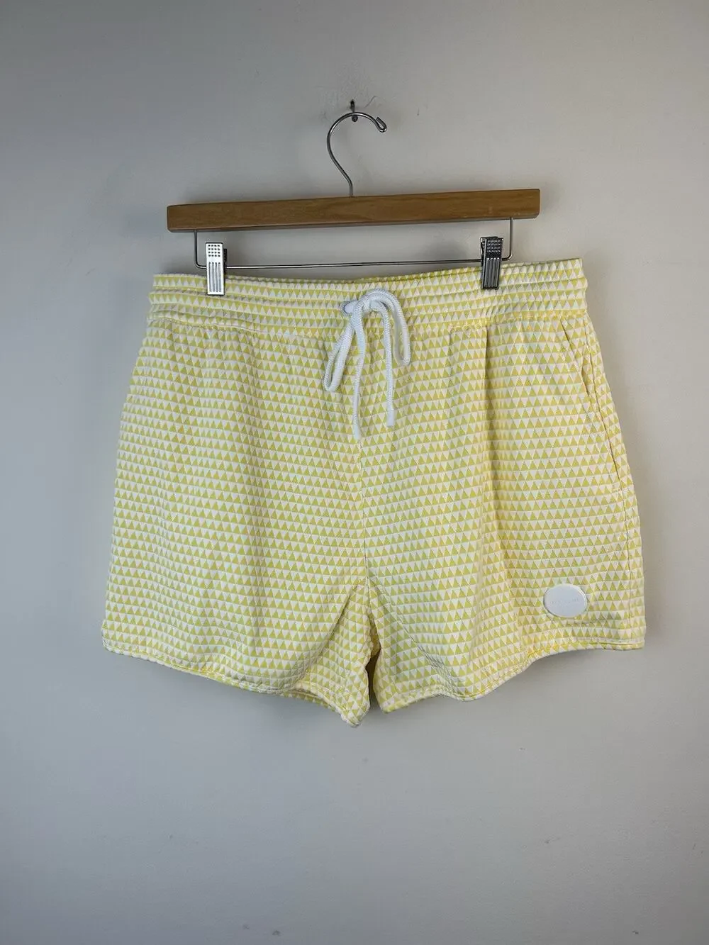 Casa Del Mar Mens Swim Trunks Shorts Yellow White Geometric Shorts Sz XL